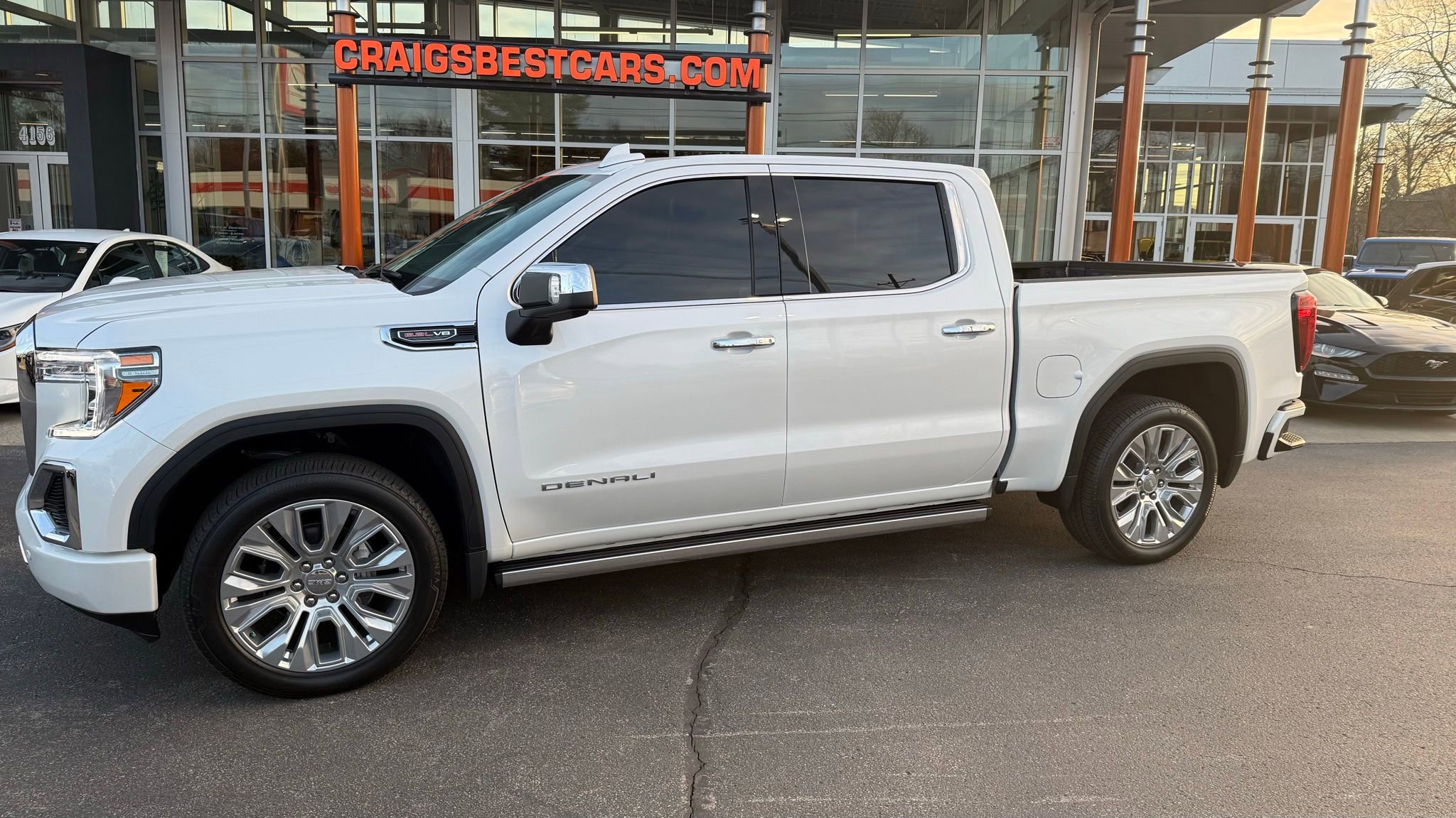 Used 2022 GMC Sierra 1500 Denali w/ Denali Premium Package image 2