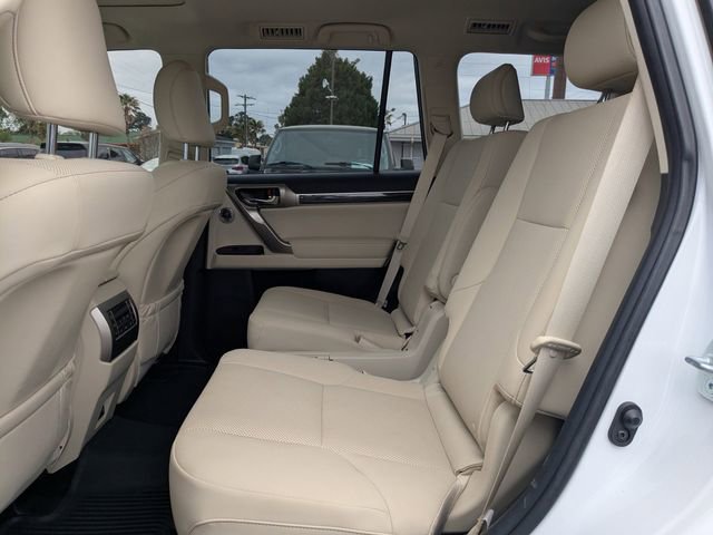 Used 2021 Lexus GX 460 Premium w/ Accessory Package image 15