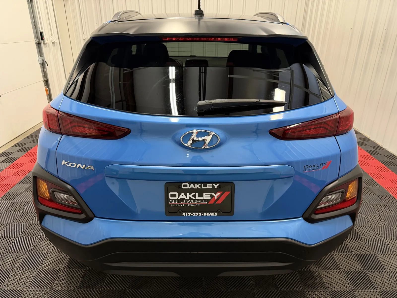Used 2018 Hyundai Kona SEL w/ SEL Tech Package 02 FWD image 3