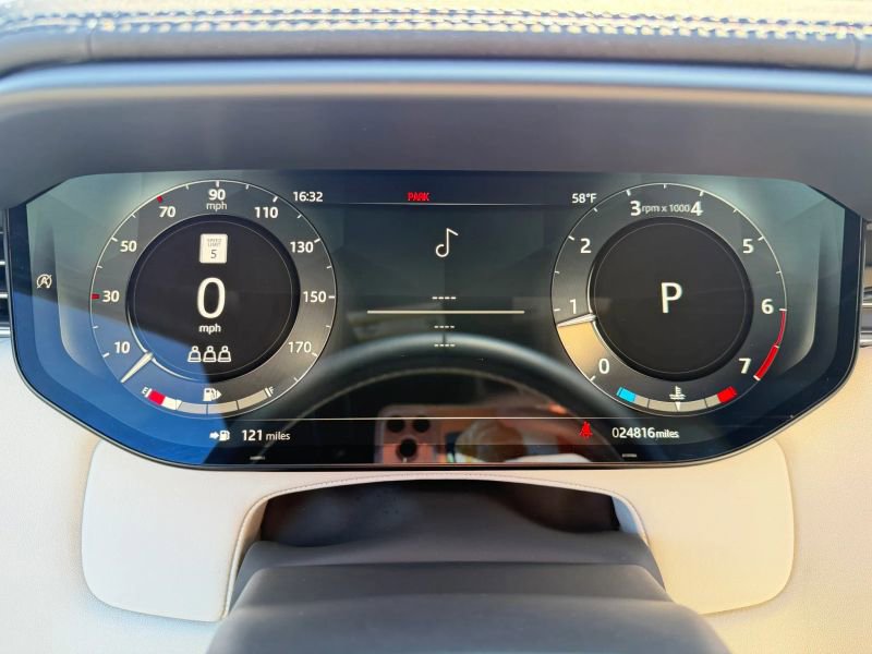 Used 2023 Land Rover Range Rover Sport SE Dynamic image 21