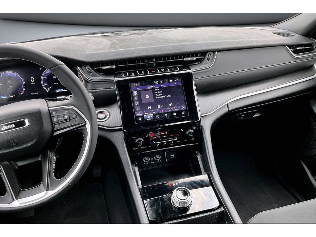 Certified 2025 Jeep Grand Cherokee L Laredo w/ Luxury Tech Group I image 7