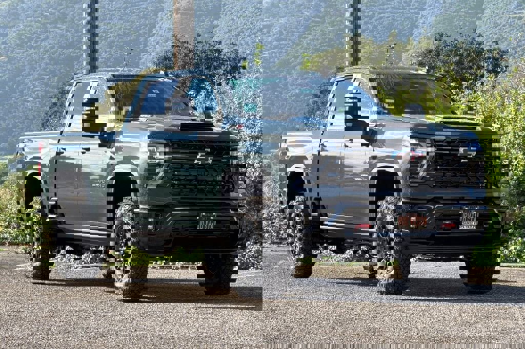 New 2026 Chevrolet Silverado 2500 ZR2 image 2