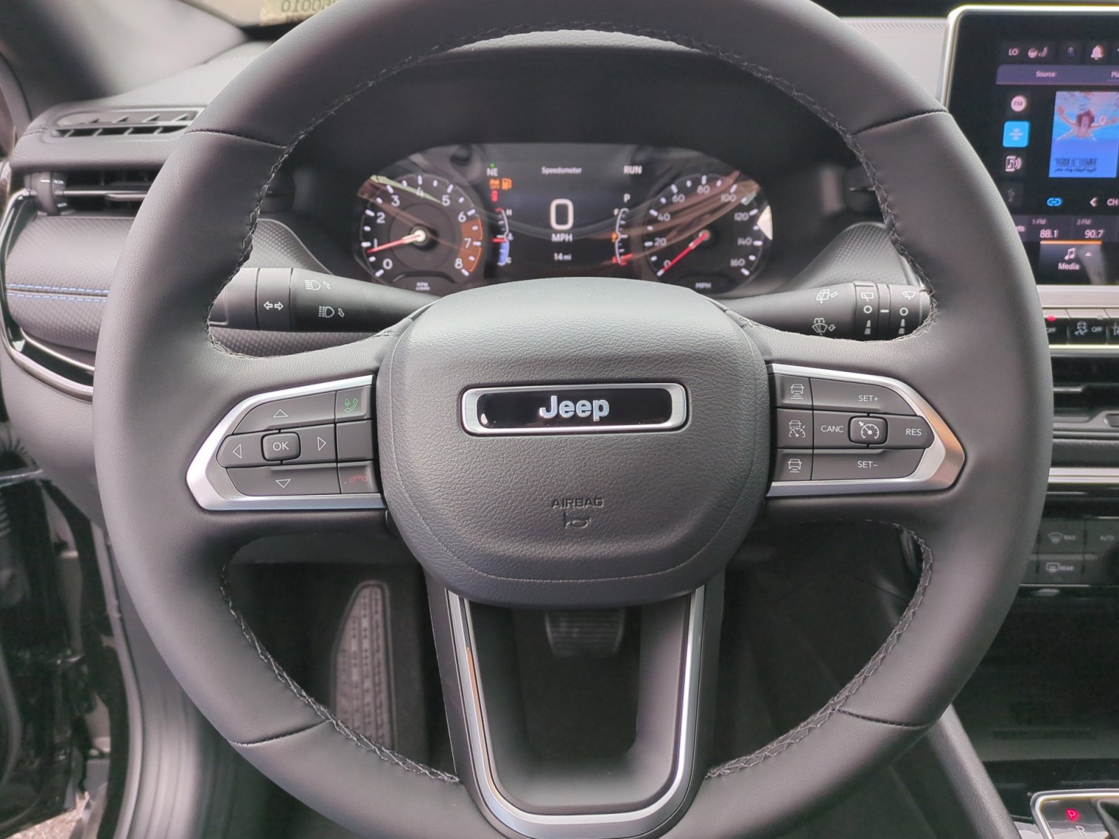 New 2026 Jeep Compass Latitude image 9