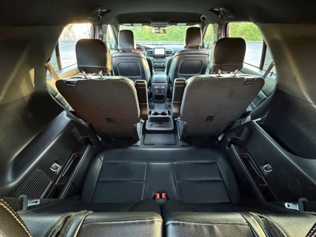 Used 2020 Ford Explorer XLT w/ Equipment Group 202A image 7