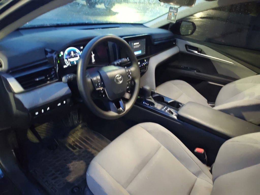 Used 2025 Toyota Camry LE FWD image 7