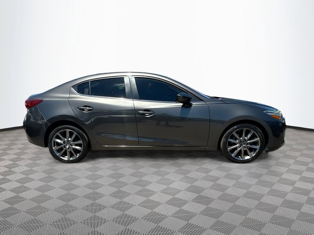 Used 2018 MAZDA MAZDA3 Touring FWD image 5