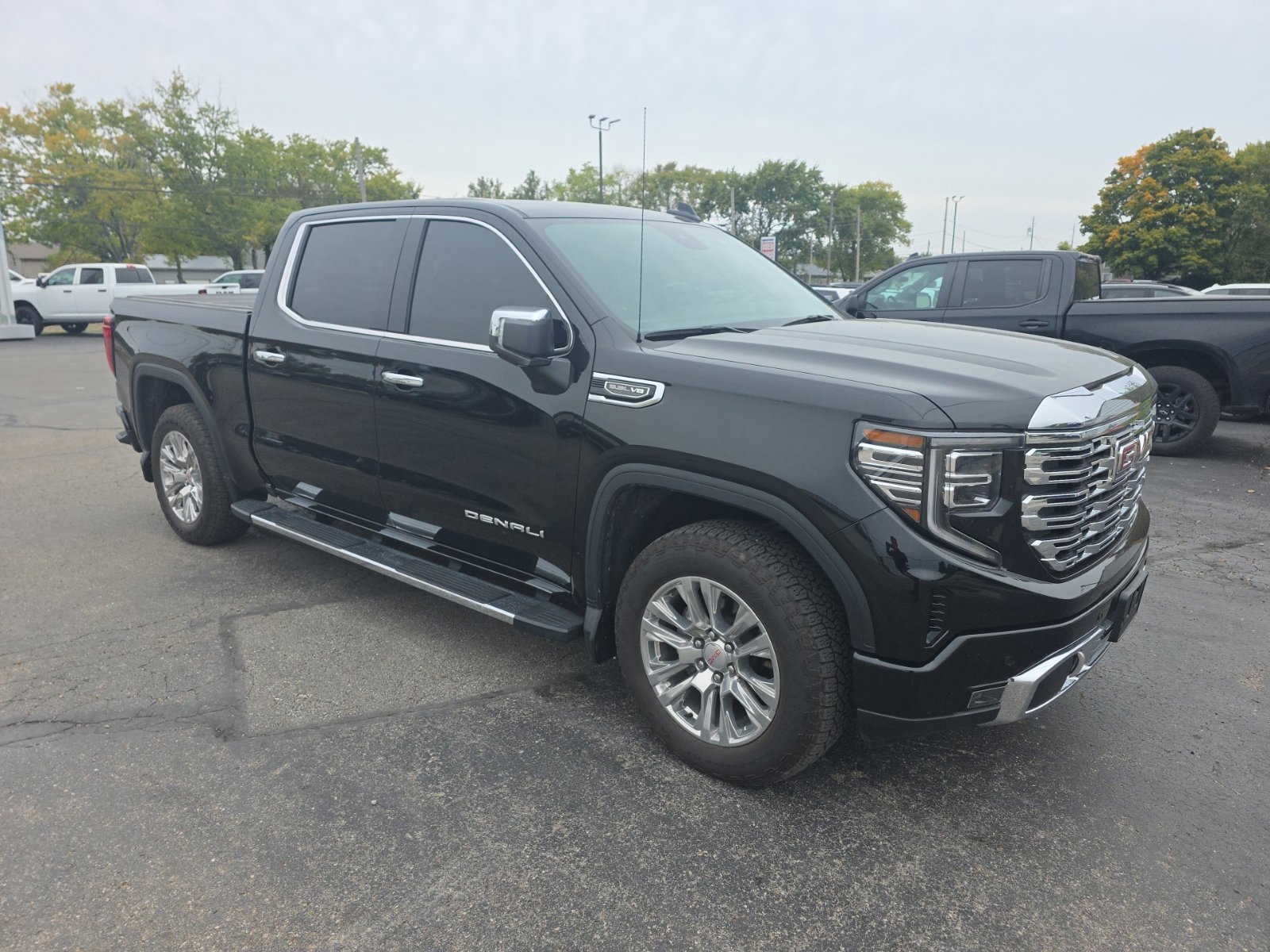 Used 2023 GMC Sierra 1500 Denali AWD/4WD image 3