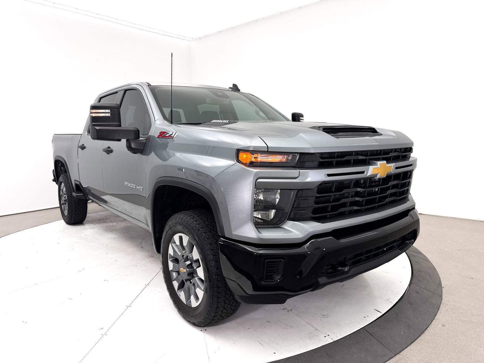 Used 2024 Chevrolet Silverado 2500 Custom w/ Custom Value Package AWD/4WD image 10