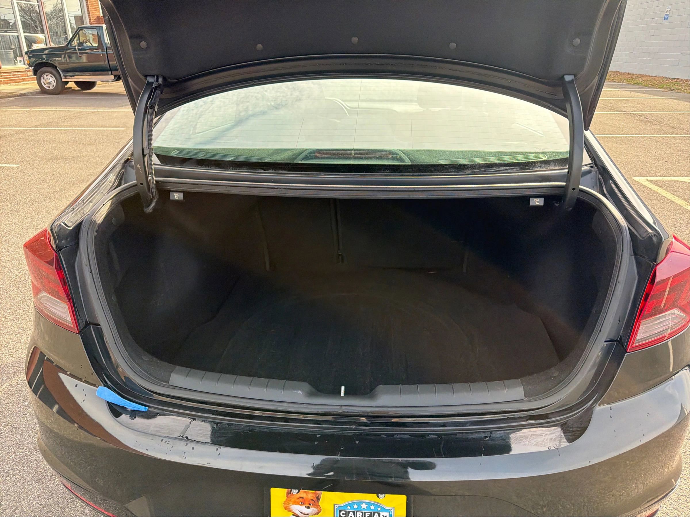 Used 2020 Hyundai Elantra SEL image 16