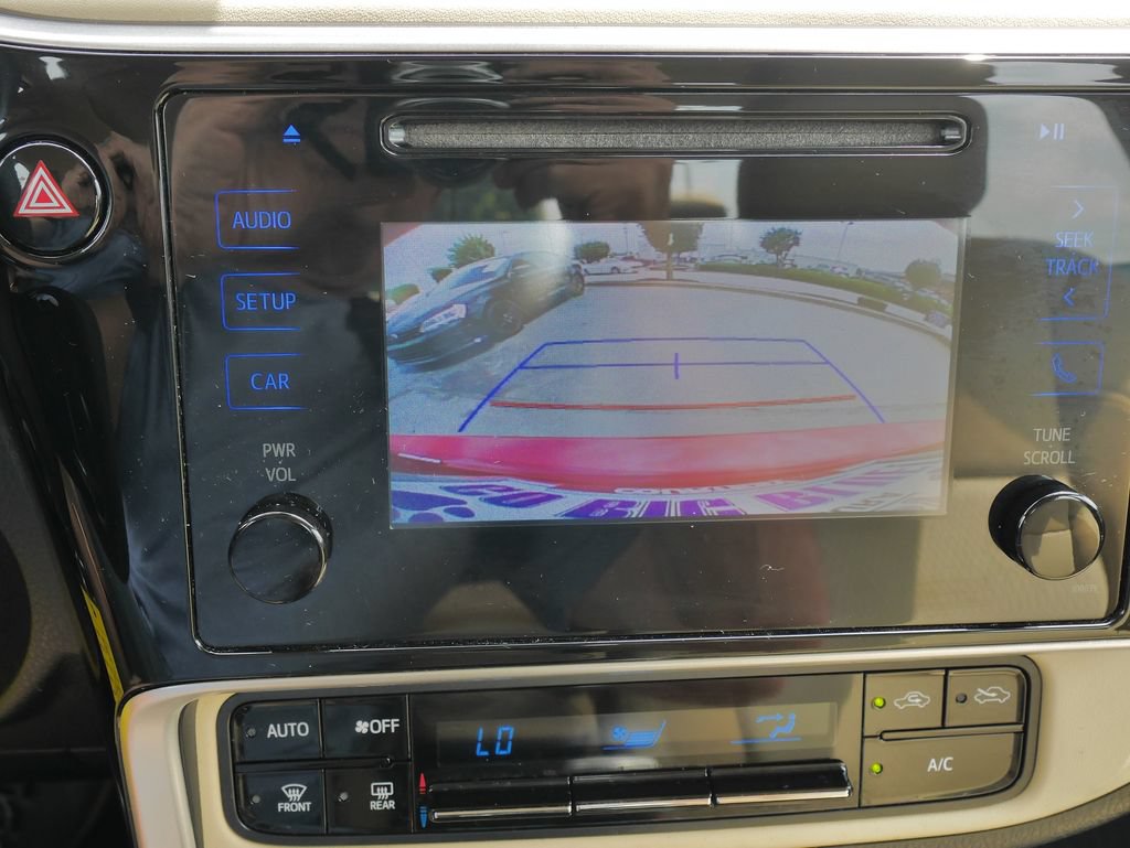 Used 2017 Toyota Corolla LE FWD image 33