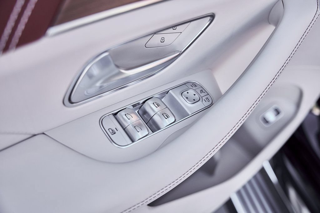 Used 2026 Mercedes-Benz Maybach GLS 600 4MATIC image 32