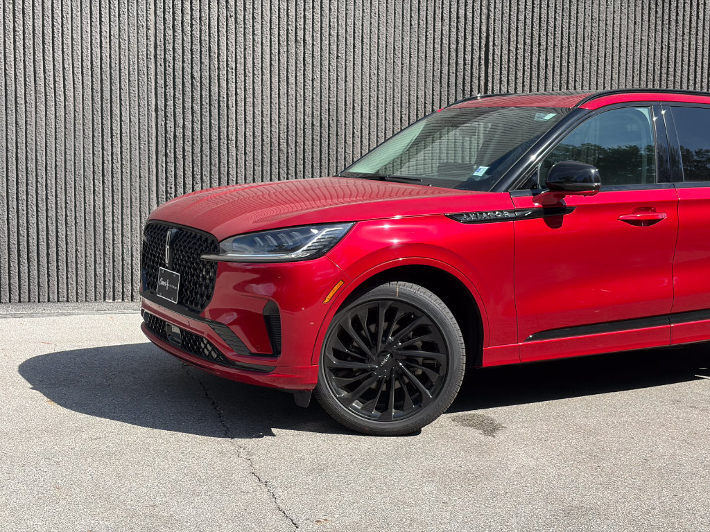 New 2026 Lincoln Aviator Reserve w/ Jet Appearance Package AWD/4WD image 2