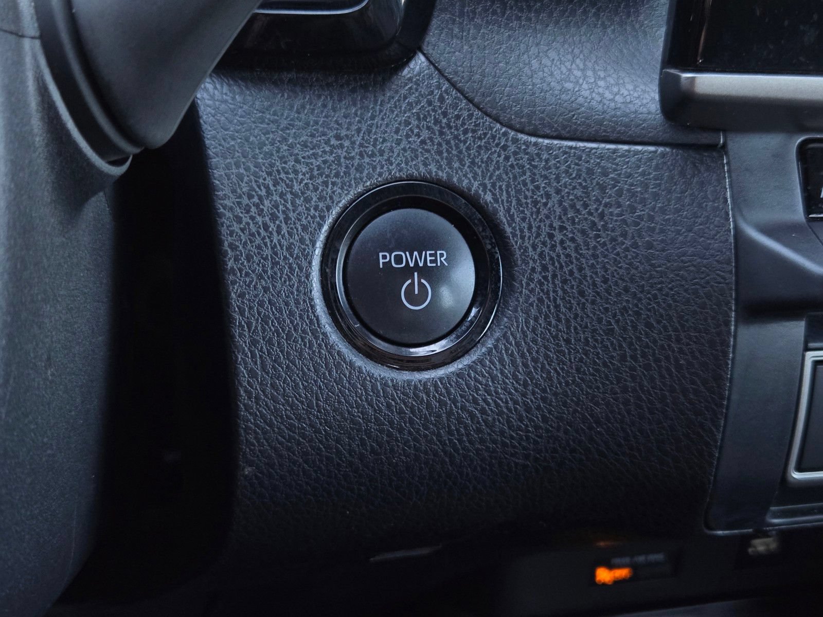 Used 2025 Toyota Camry SE FWD image 17