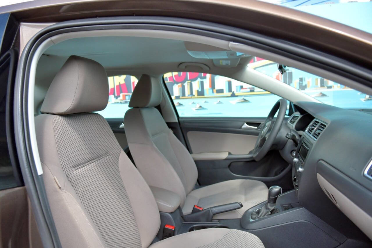 Used 2014 Volkswagen Jetta S image 34