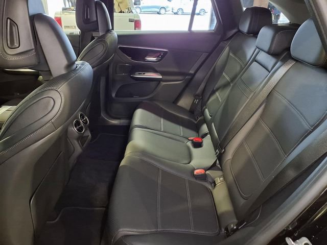 Used 2025 Mercedes-Benz GLC 350e 4MATIC image 21