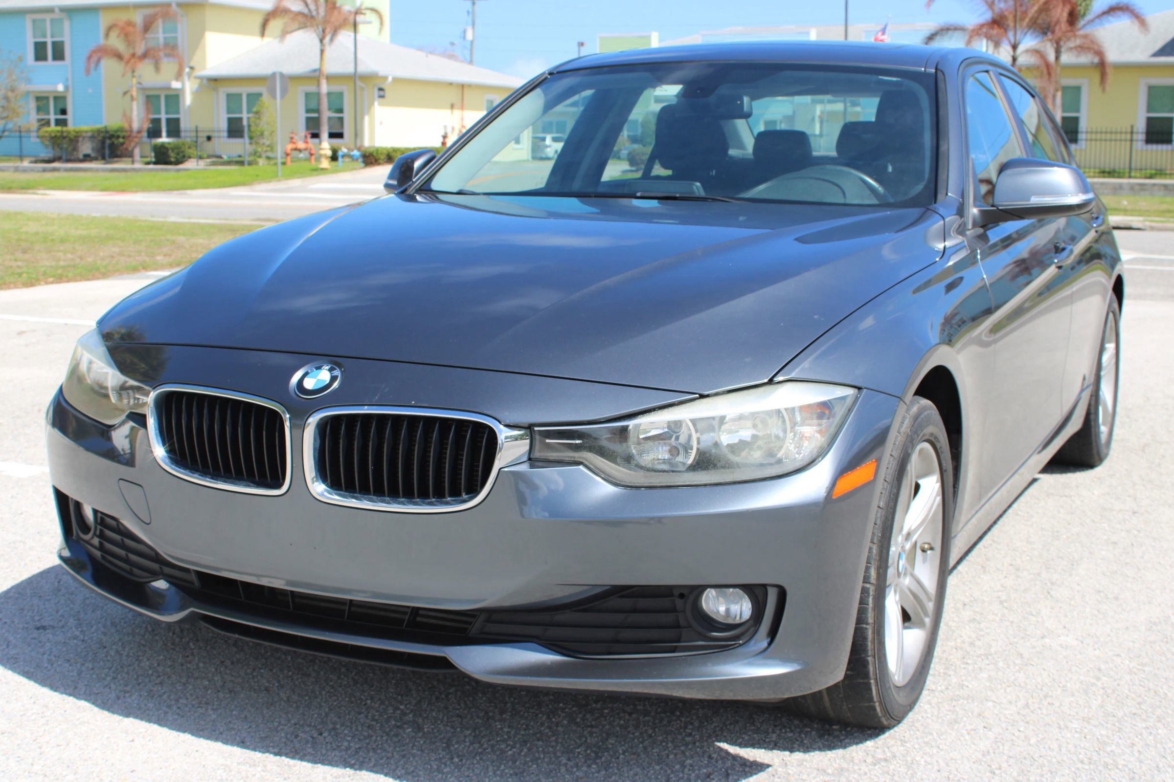 Used 2015 BMW 320i Sedan image 1