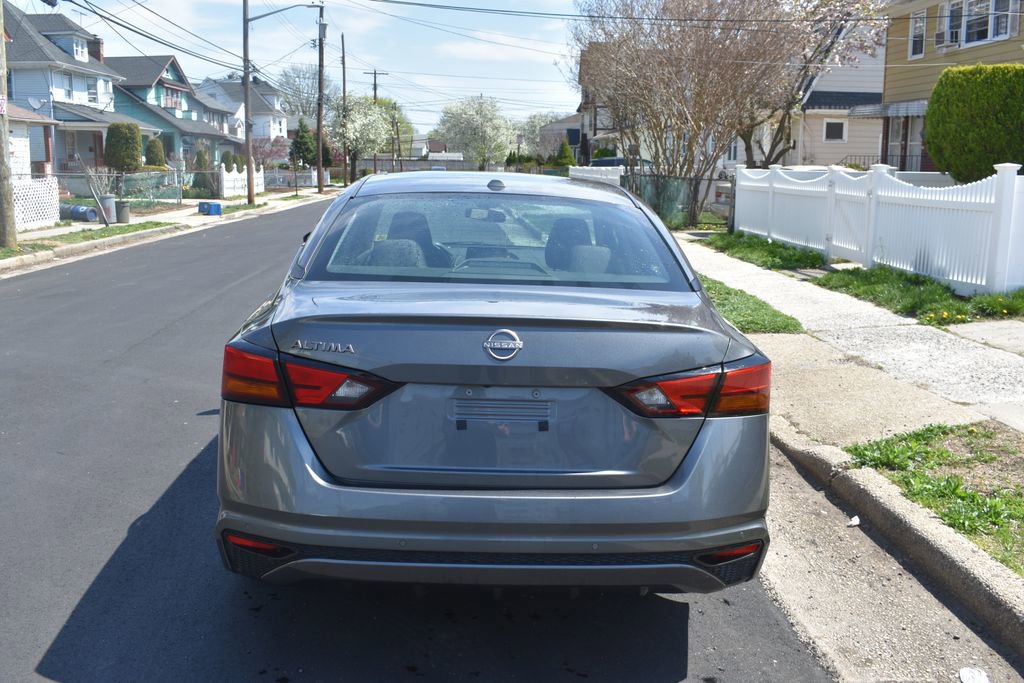 Used 2025 Nissan Altima 2.5 SV image 7