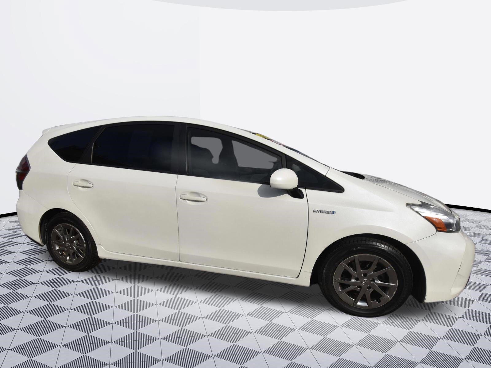 Used 2013 Toyota Prius V Three FWD image 4