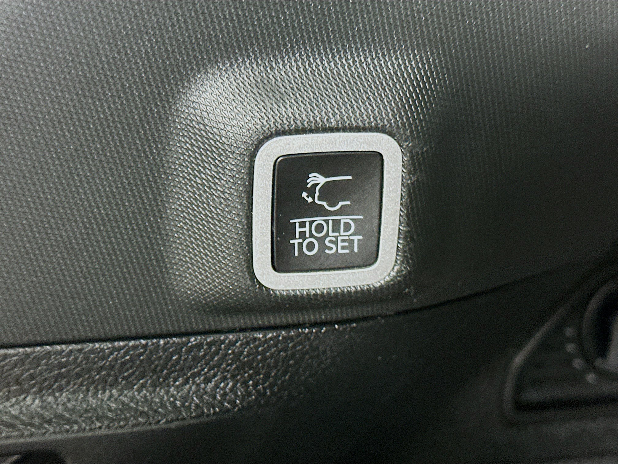 Used 2023 Jeep Grand Cherokee Altitude AWD/4WD image 29