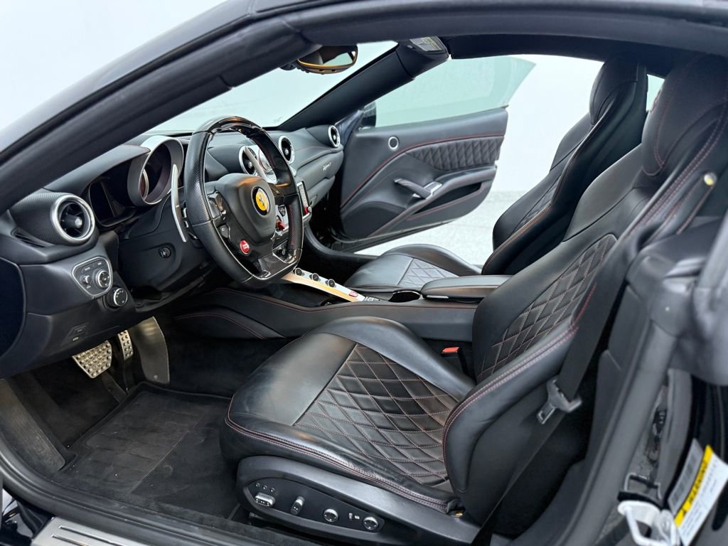 Used 2017 Ferrari California T image 58