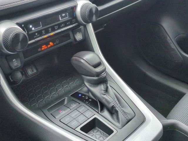 Used 2023 Toyota RAV4 LE image 9