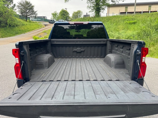 Used 2022 Chevrolet Silverado 1500 LT Trail Boss w/ Bed Protection Package AWD/4WD image 8