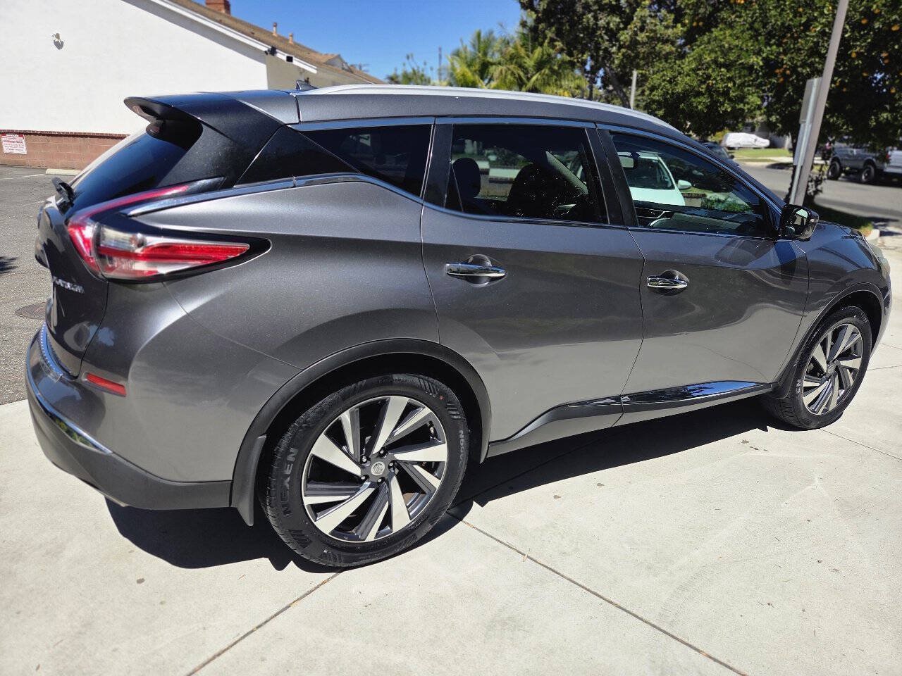 Used 2015 Nissan Murano Platinum w/ Platinum Technology Package FWD image 3