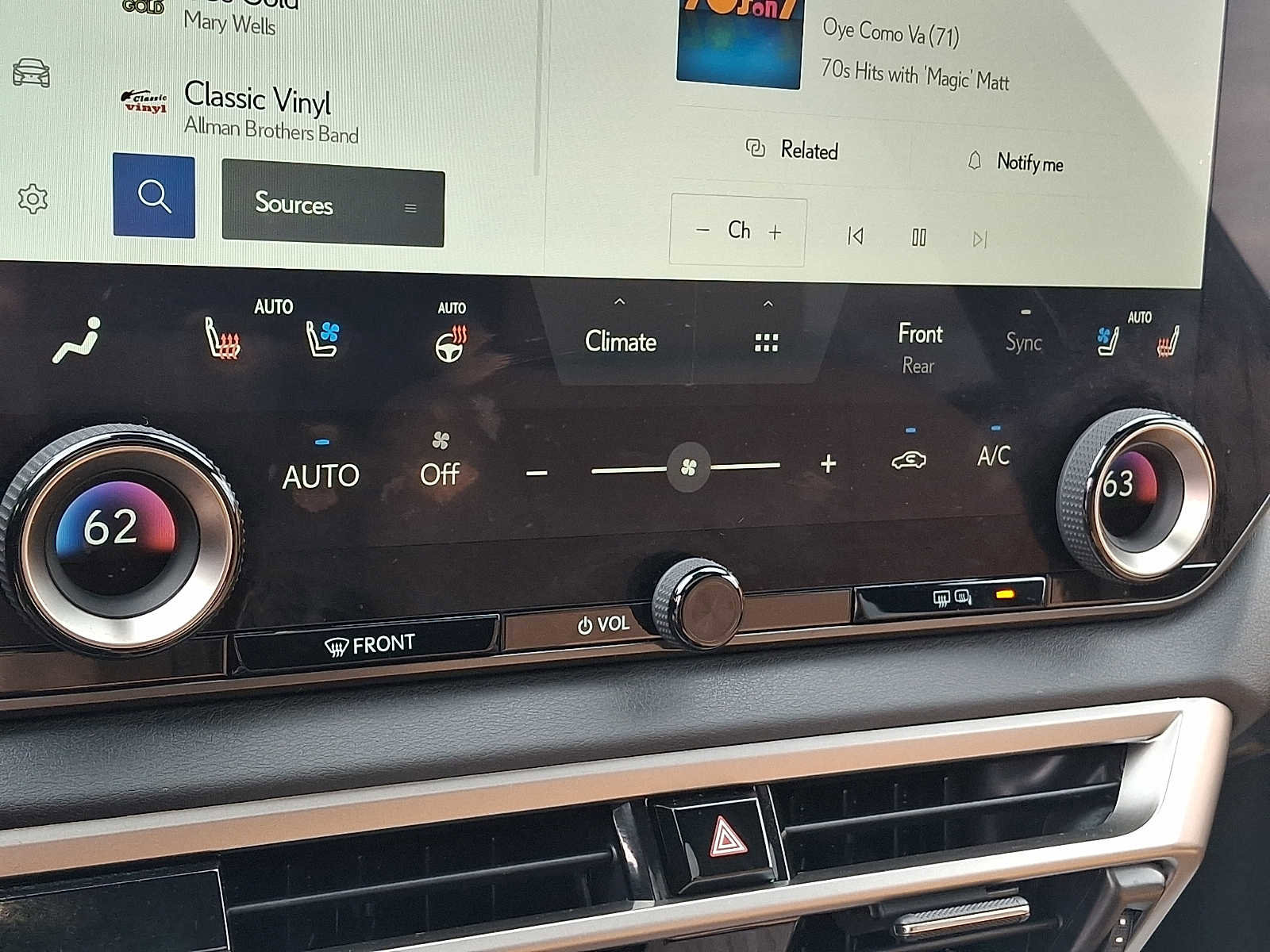 Used 2024 Lexus RX 350 Premium w/ Accessory Package (Z1) image 14