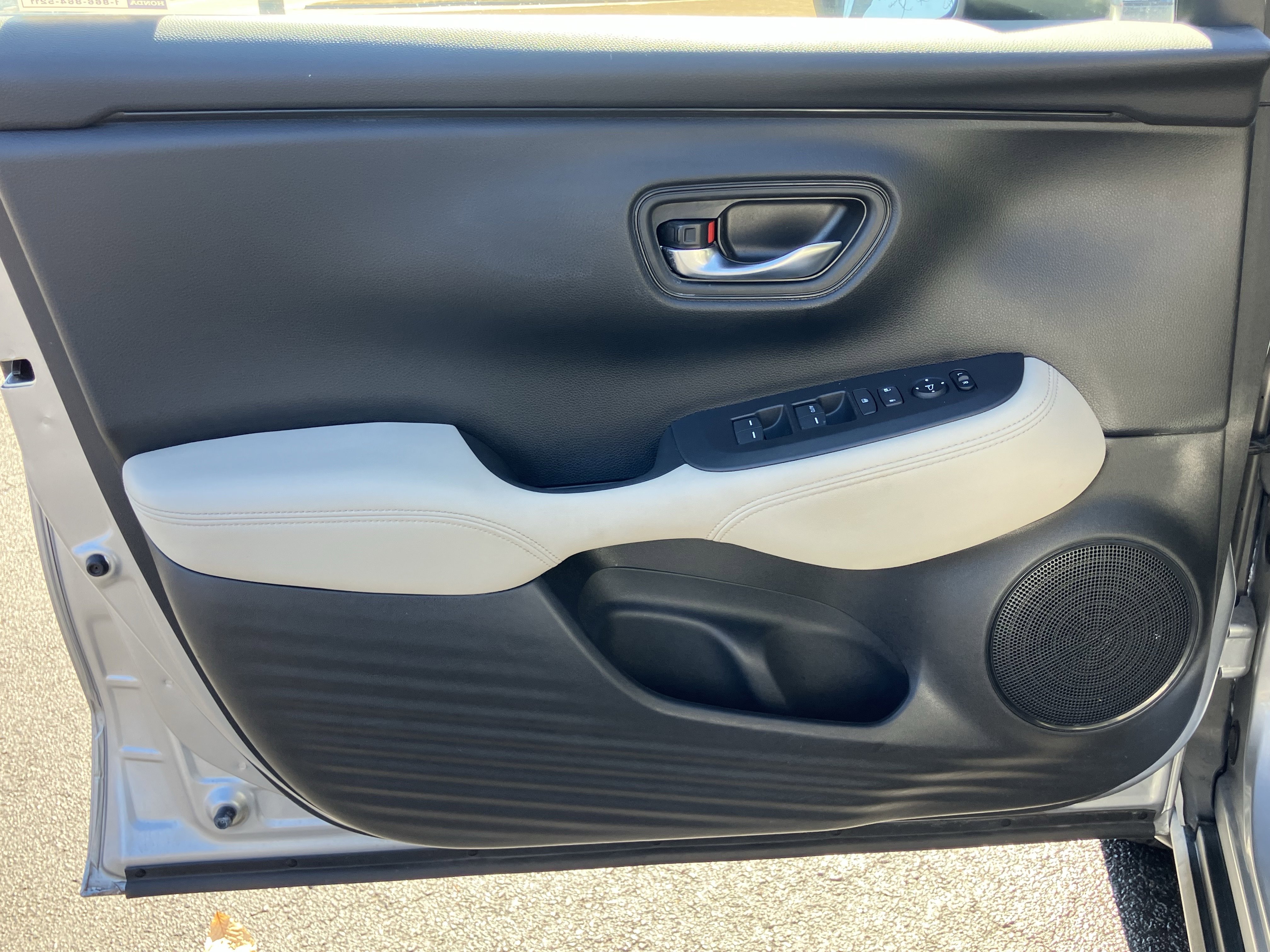 Used 2024 Honda HR-V LX image 14