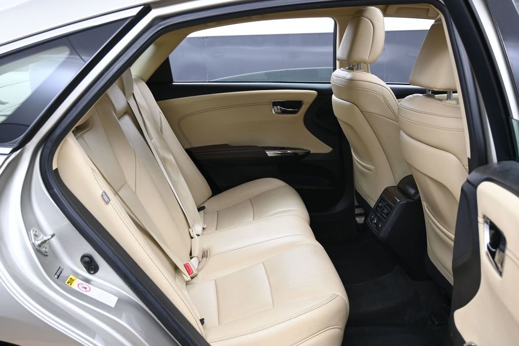 Used 2014 Toyota Avalon Limited image 33