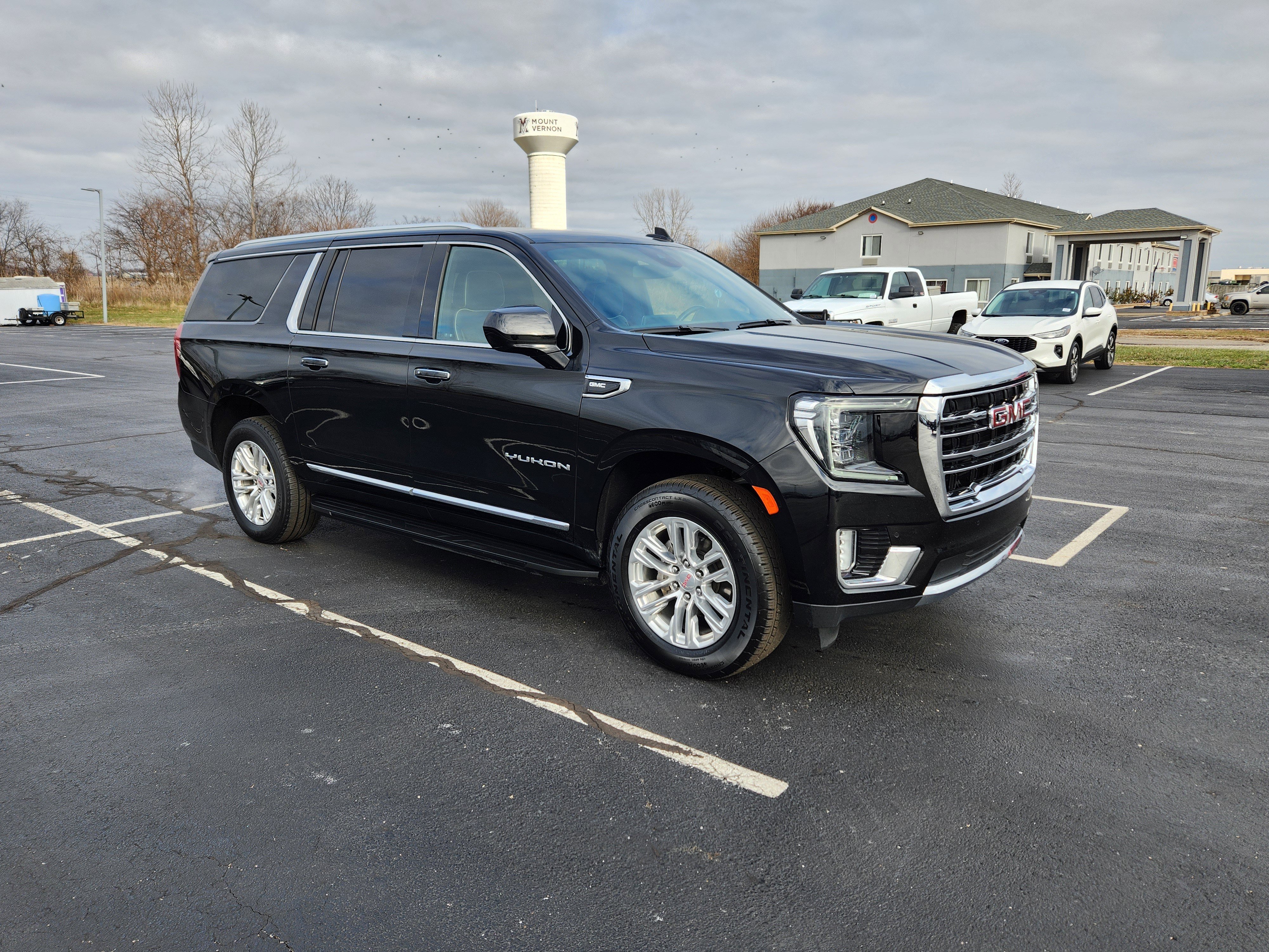 Used 2024 GMC Yukon XL SLT image 9