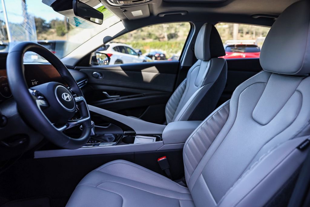 Certified 2024 Hyundai Elantra Limited FWD image 18