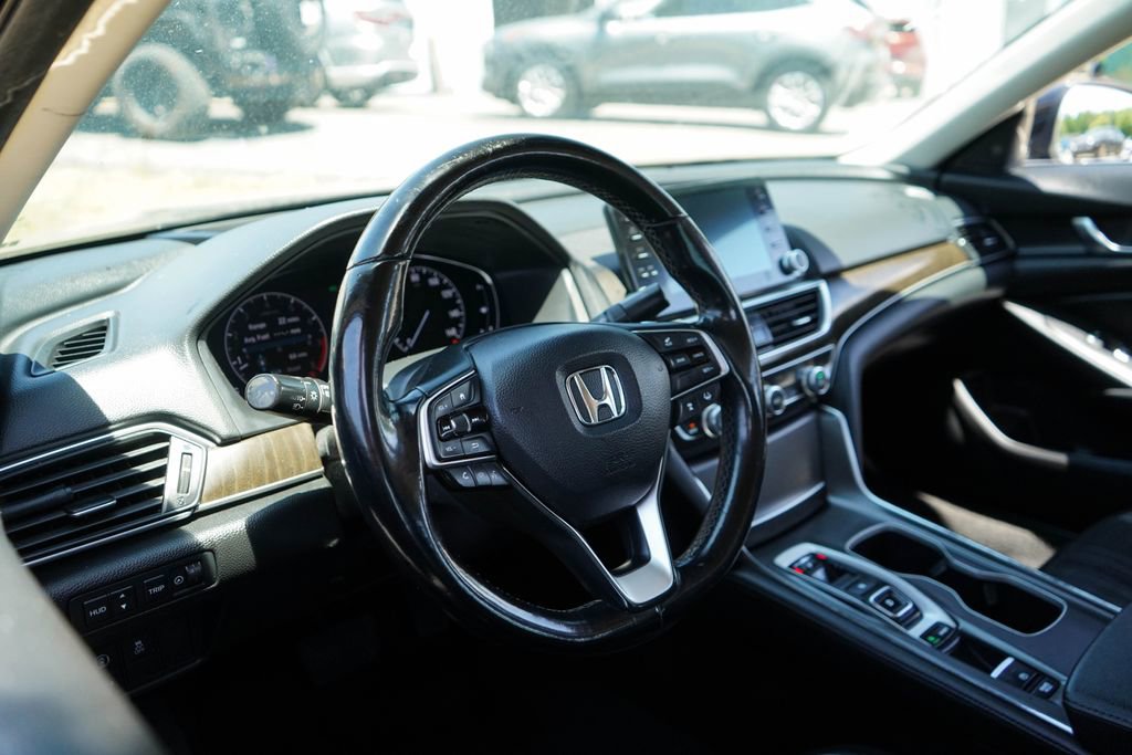Used 2019 Honda Accord Touring image 6