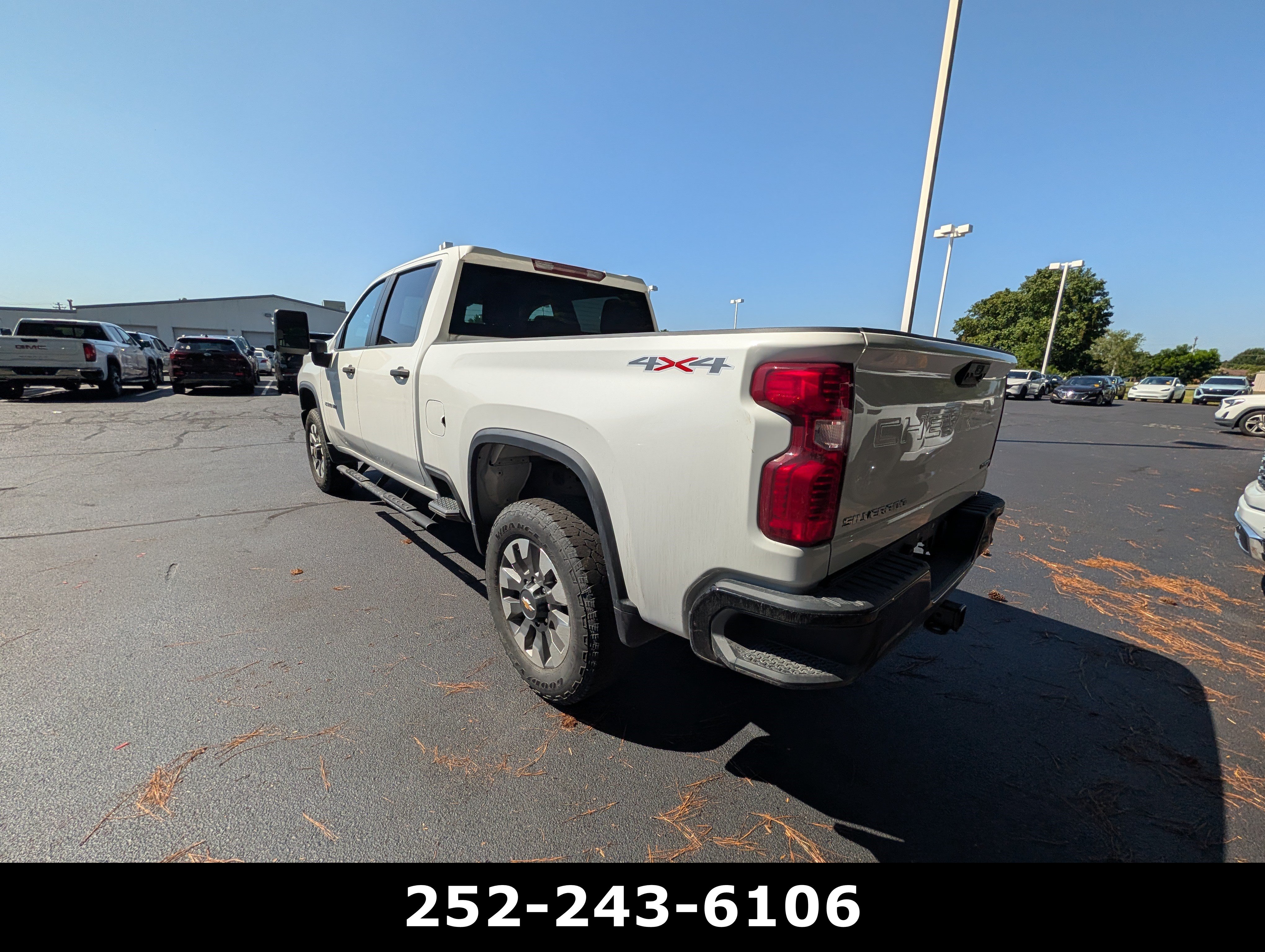 Used 2023 Chevrolet Silverado 2500 Custom w/ Custom Convenience Package AWD/4WD image 10