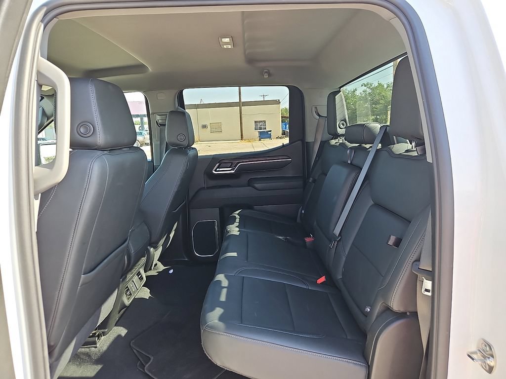 Used 2026 GMC Sierra 1500 SLT AWD/4WD image 11