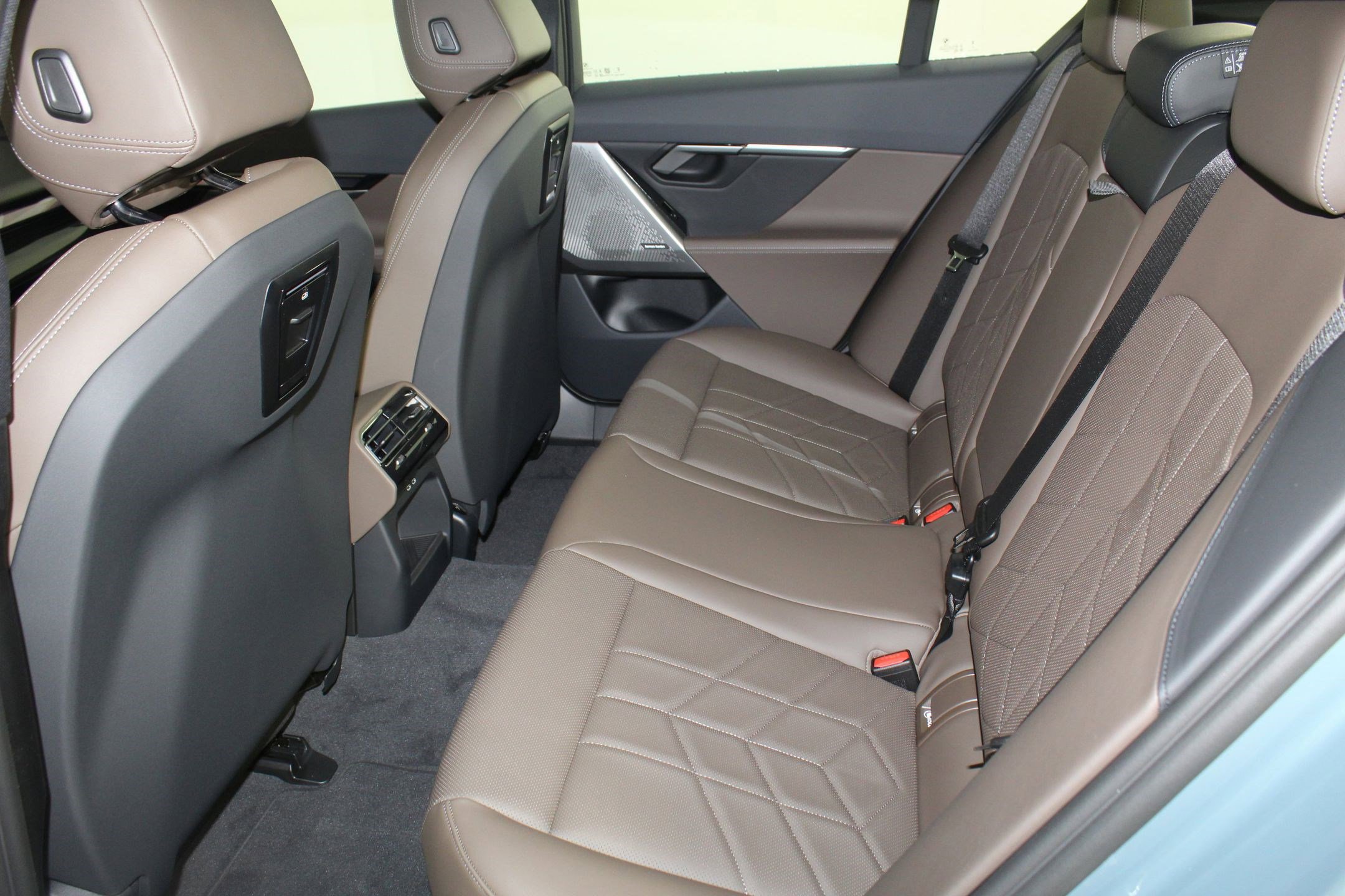 Used 2026 BMW i5 eDrive40 image 12