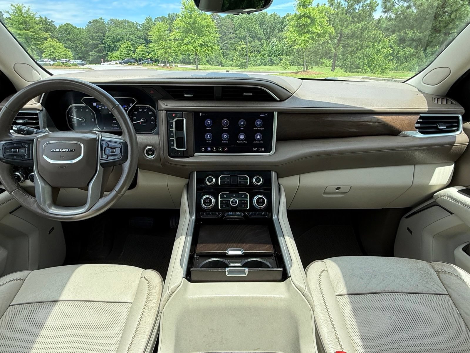 Used 2021 GMC Yukon XL Denali w/ Denali Ultimate Package AWD/4WD image 23