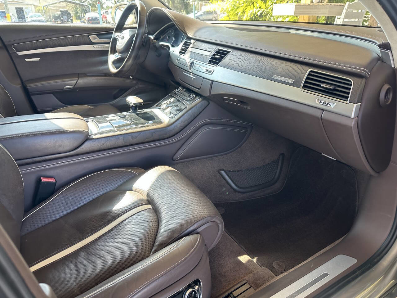 Used 2012 Audi A8 L 4.2 image 21