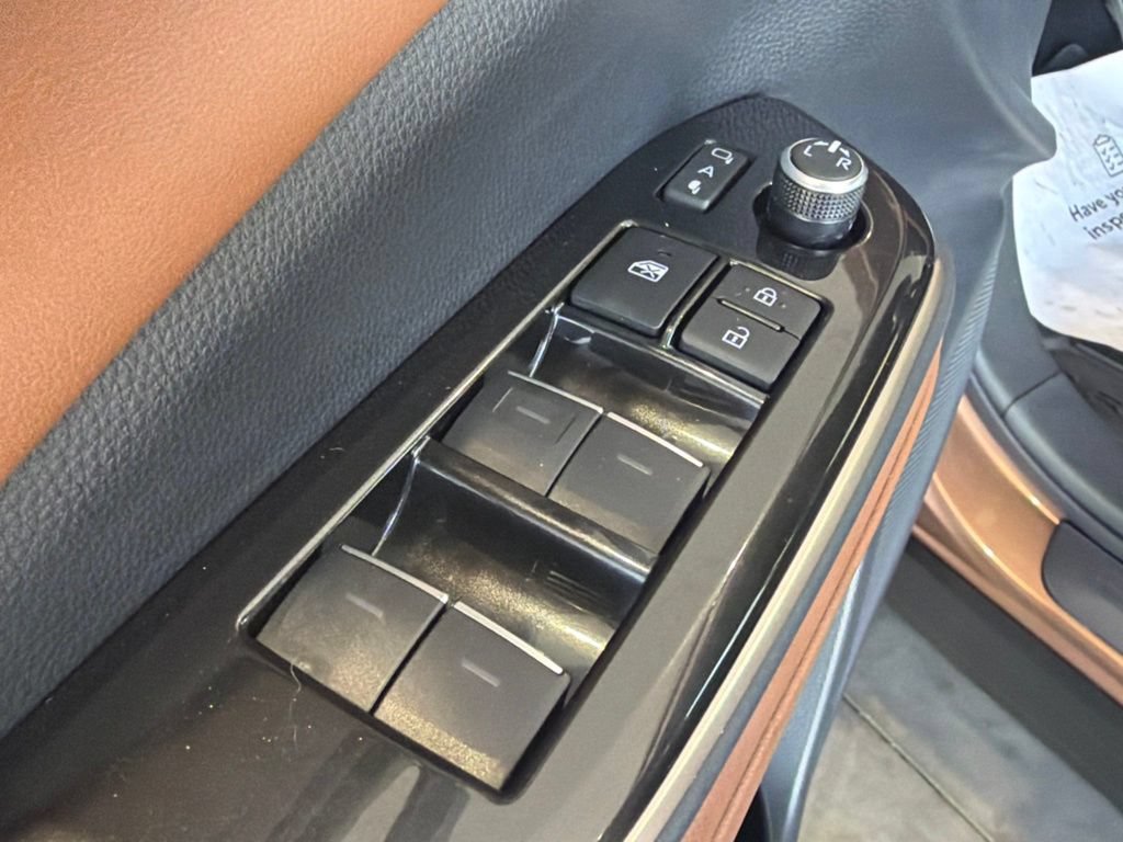 Certified 2025 Toyota Crown Signia AWD/4WD image 20