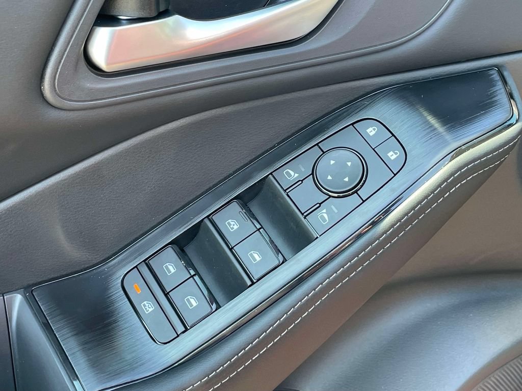 New 2026 Nissan Rogue SV FWD image 18