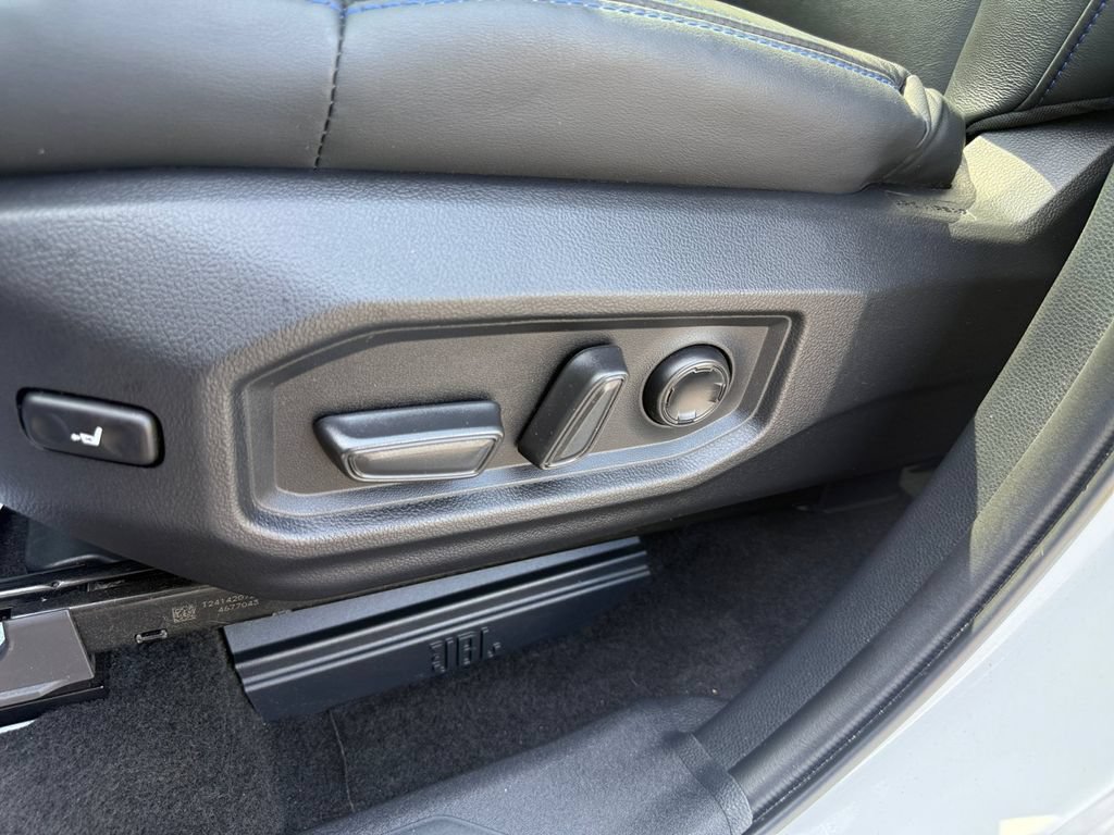 Used 2024 Toyota Tundra Platinum AWD/4WD image 33