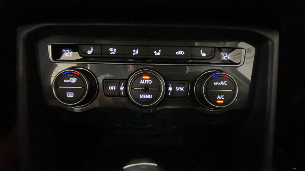 Used 2019 Volkswagen Tiguan SE w/ Panoramic Sunroof Package AWD/4WD image 18