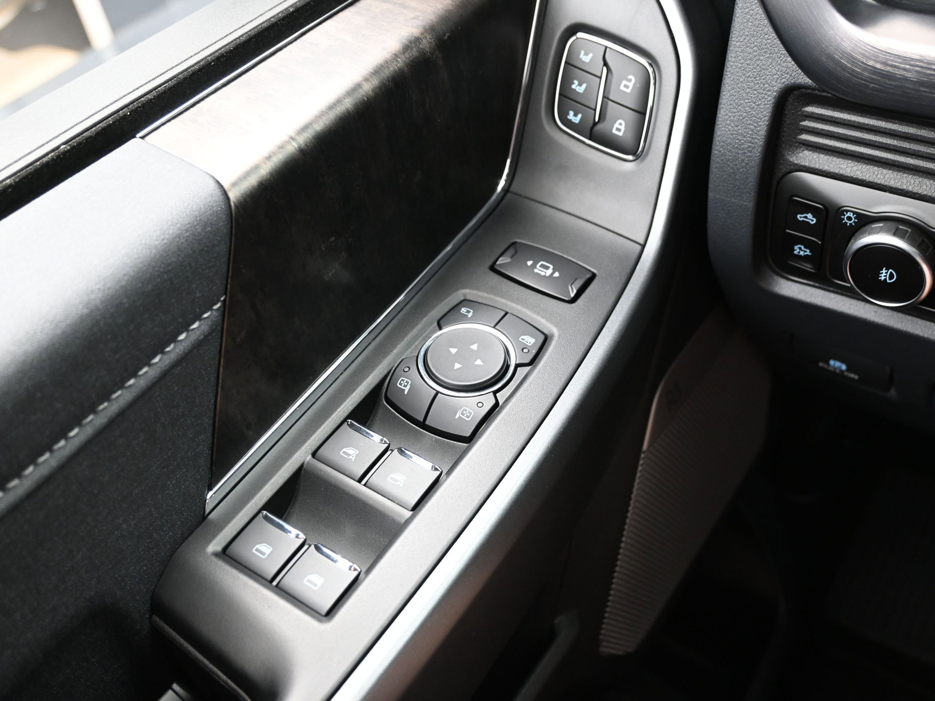 Used 2026 Ford F450 Lariat image 25