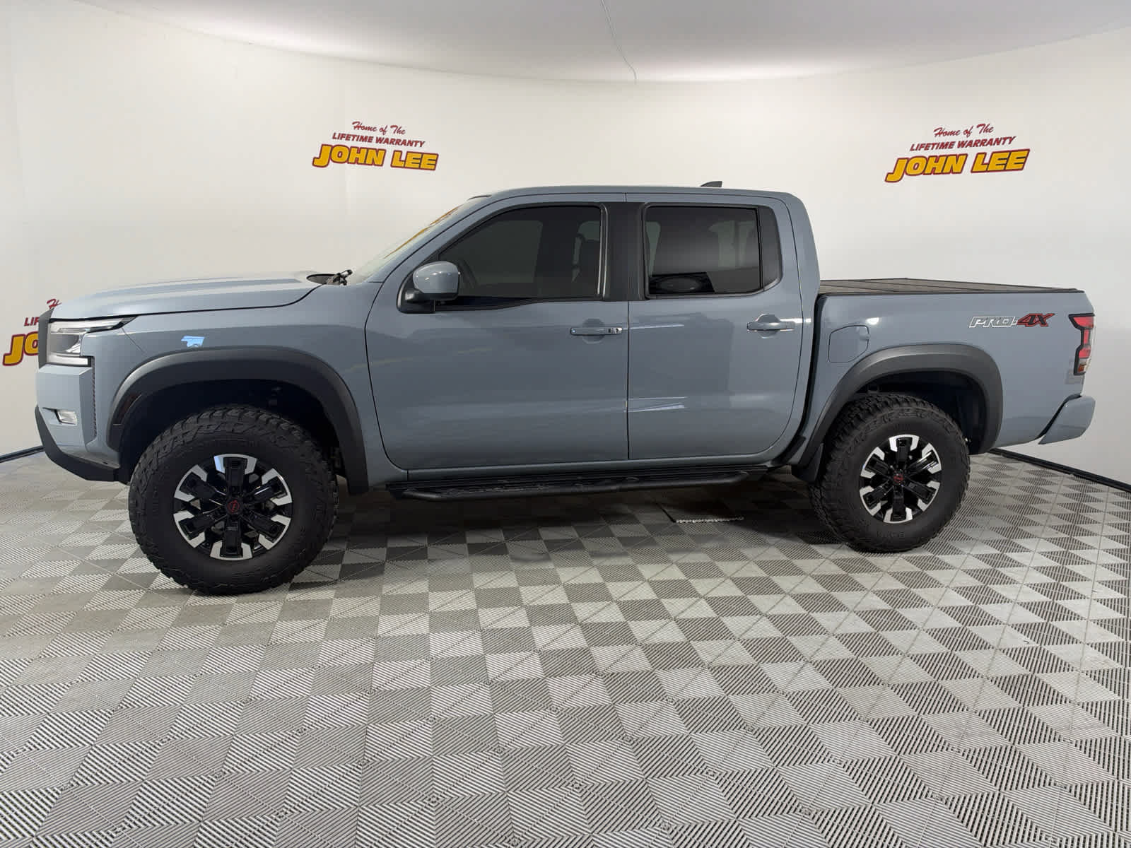 Certified 2024 Nissan Frontier PRO-4X w/ Technology Package AWD/4WD image 2