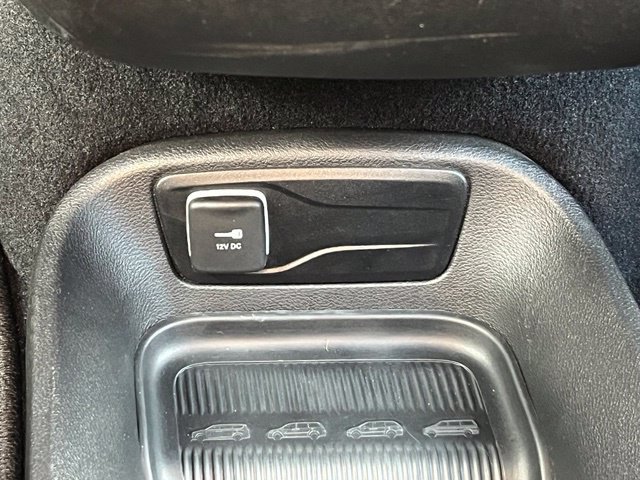 Used 2026 Chrysler Pacifica Select FWD image 28