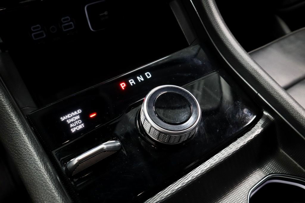 Used 2024 Jeep Grand Cherokee Limited w/ Luxury Tech Group II image 35