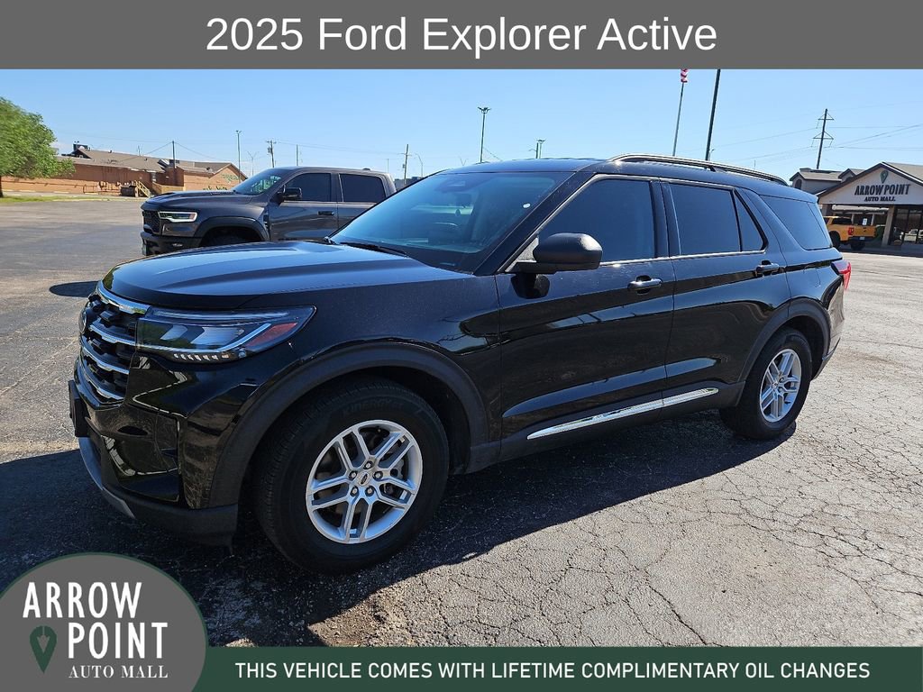 Used 2025 Ford Explorer Active w/ Active Comfort Package RWD image 5