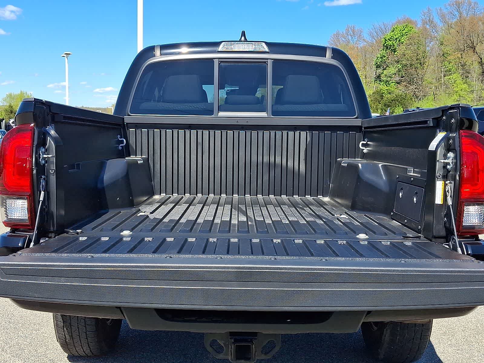 Certified 2023 Toyota Tacoma SR AWD/4WD image 32
