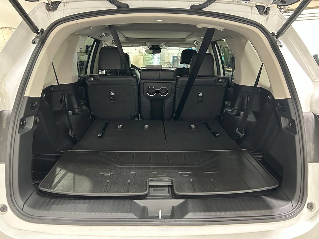 Used 2025 Honda Pilot Elite image 30
