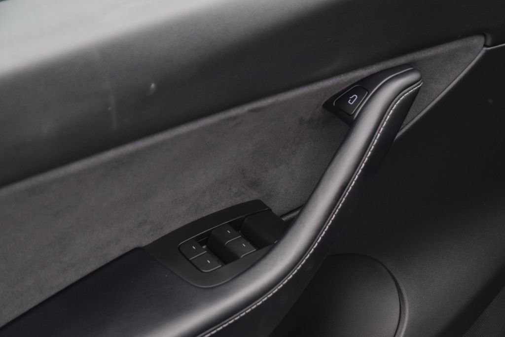 Used 2022 Tesla Model Y Performance image 22